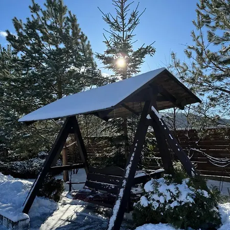 Туристичний Комплекс «Арніка» *