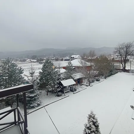 Туристичний Комплекс «Арніка» *